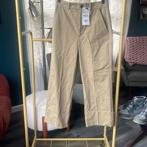 Wide legged, cropped green khaki size extra small Zara creased trousers